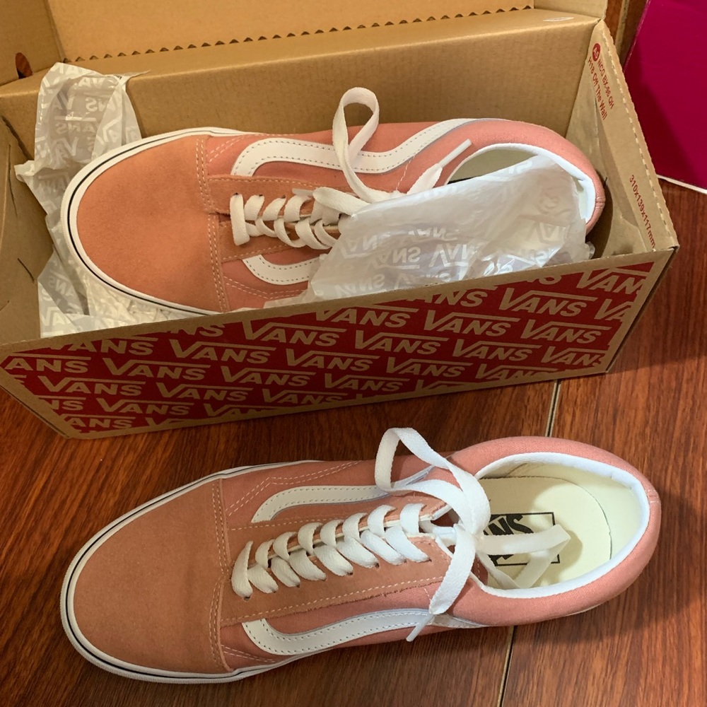 Pink old skool Vans